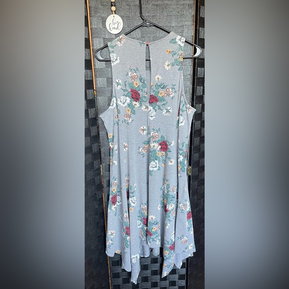 Woman’s Torrid Flowy Dress Size 12 - Picture 2 of 6